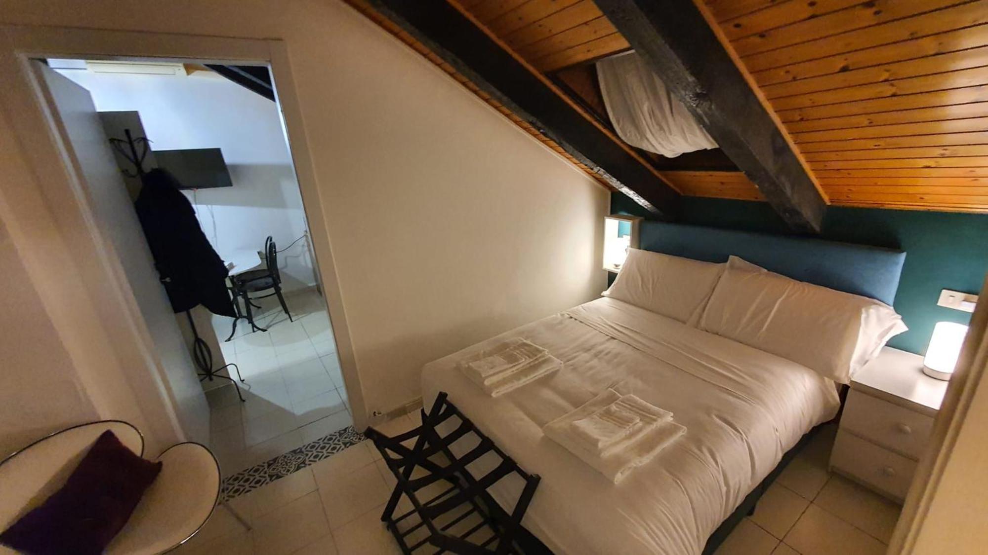 Mercanti Attic Version * Milan